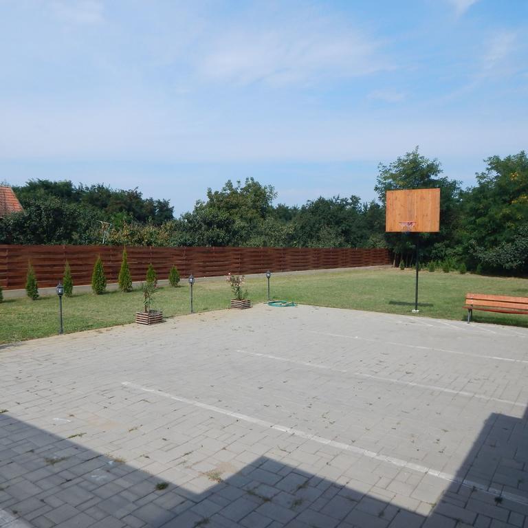 Szamos-Party Vendeghaz Hotel Olcsva ภายนอก รูปภาพ